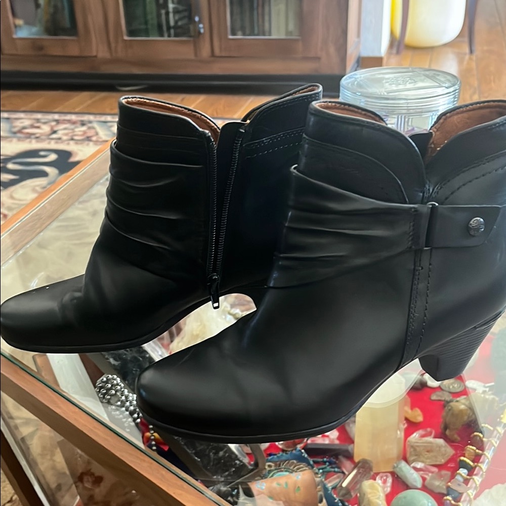 Cobb Hill Black Ankle Booties with Side Ruching